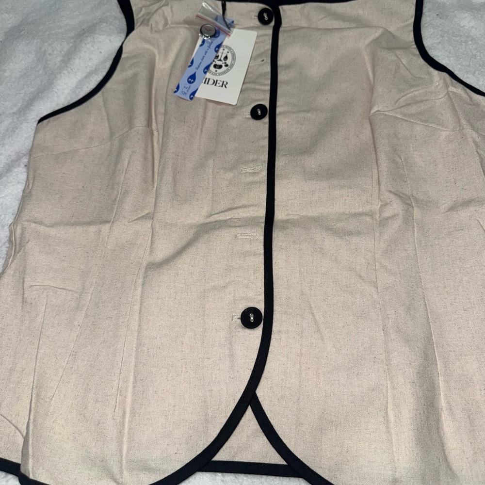 Cider Cream Sleeveless Peplum Top with Black Piping - Picture 3 of 5